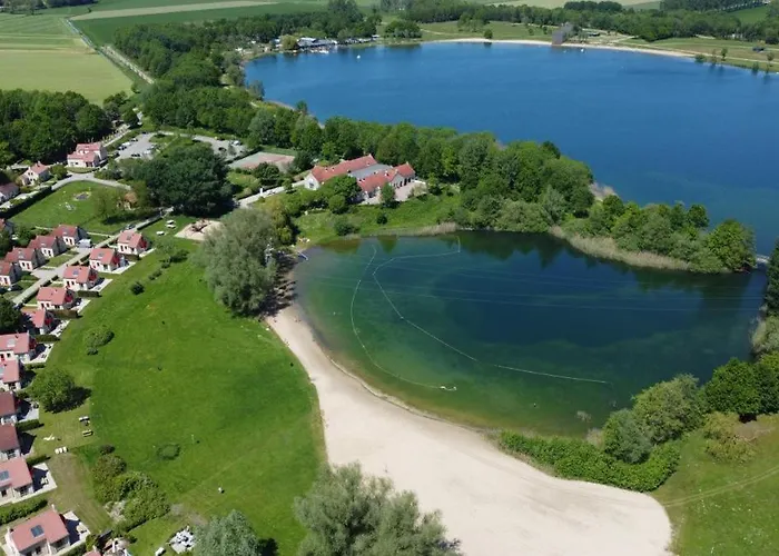 Forest Vacation Home -Fenced Garden- Semesterbostad Ewijk
